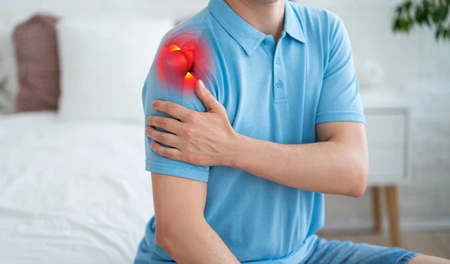 shoulder pain doctor metro detroit